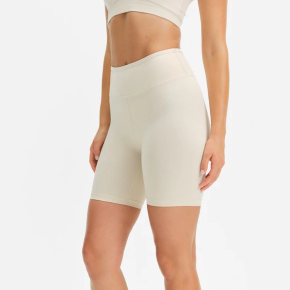 Mate The Label Organic Stretch Biker Short NWT in Bone Size Small - Picture 1 of 6